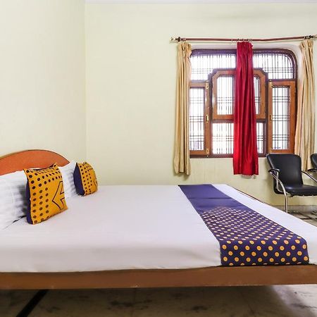 SPOT ON 70311 Rangoli Palace Hotel Lucknow Esterno foto