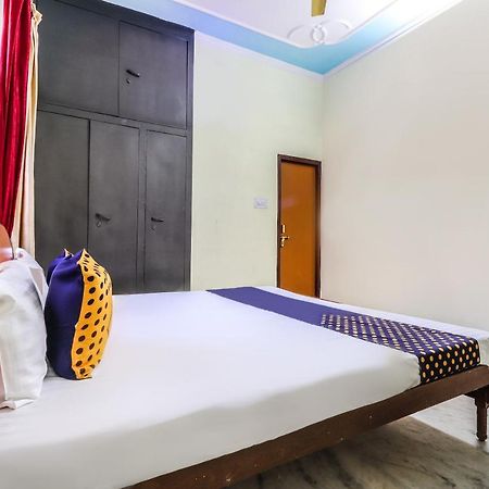 SPOT ON 70311 Rangoli Palace Hotel Lucknow Esterno foto