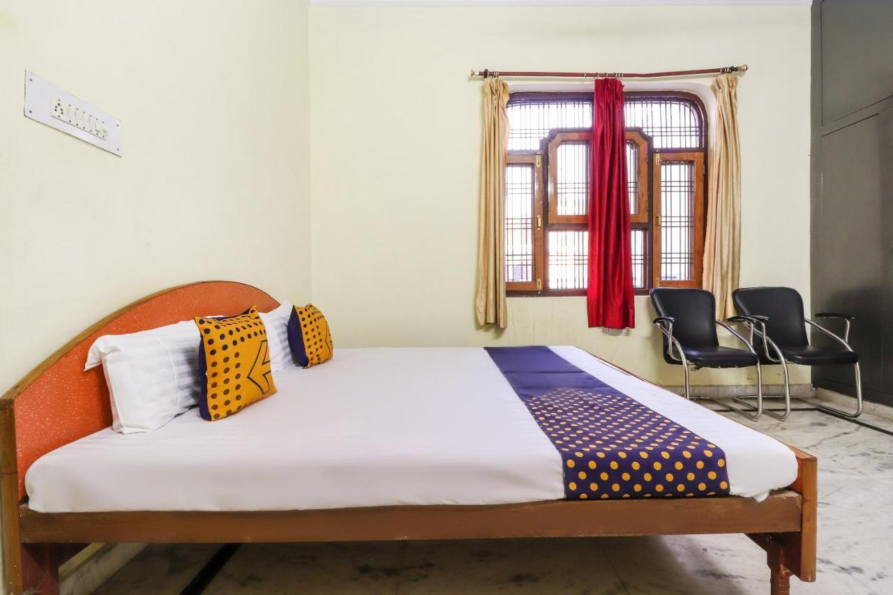 SPOT ON 70311 Rangoli Palace Hotel Lucknow Esterno foto